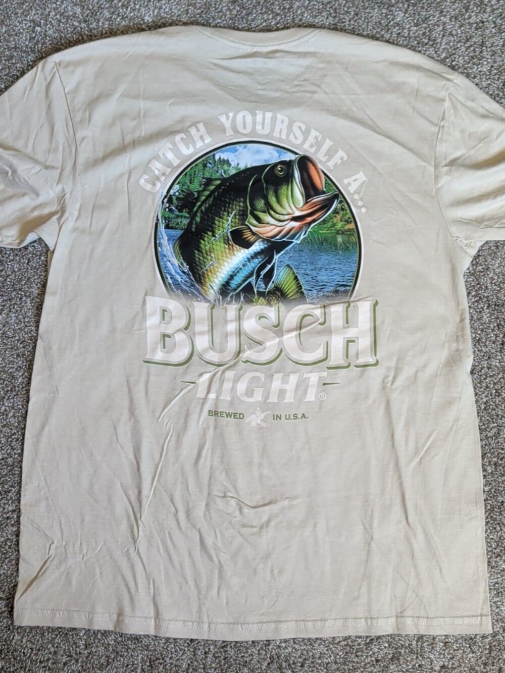 Busch Light "Catch Yourself A..." Largemouth Bass Size Large Short Sleeve Tee
